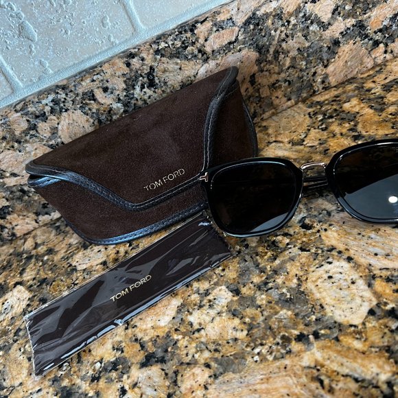 Tom Ford Sunglasses - Picture 2 of 8